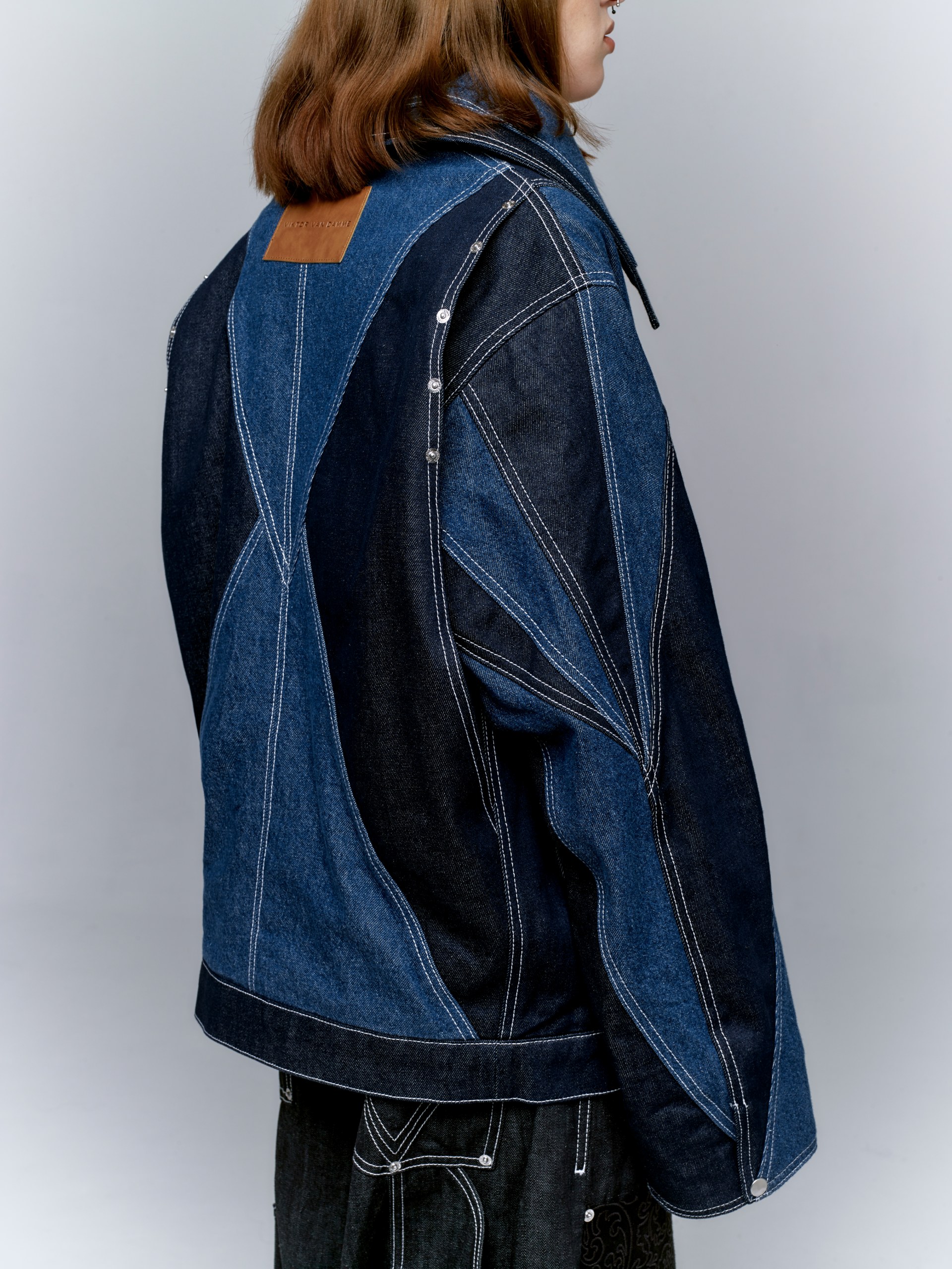 TWO-TONED V JACKET — The Aligned. View 5