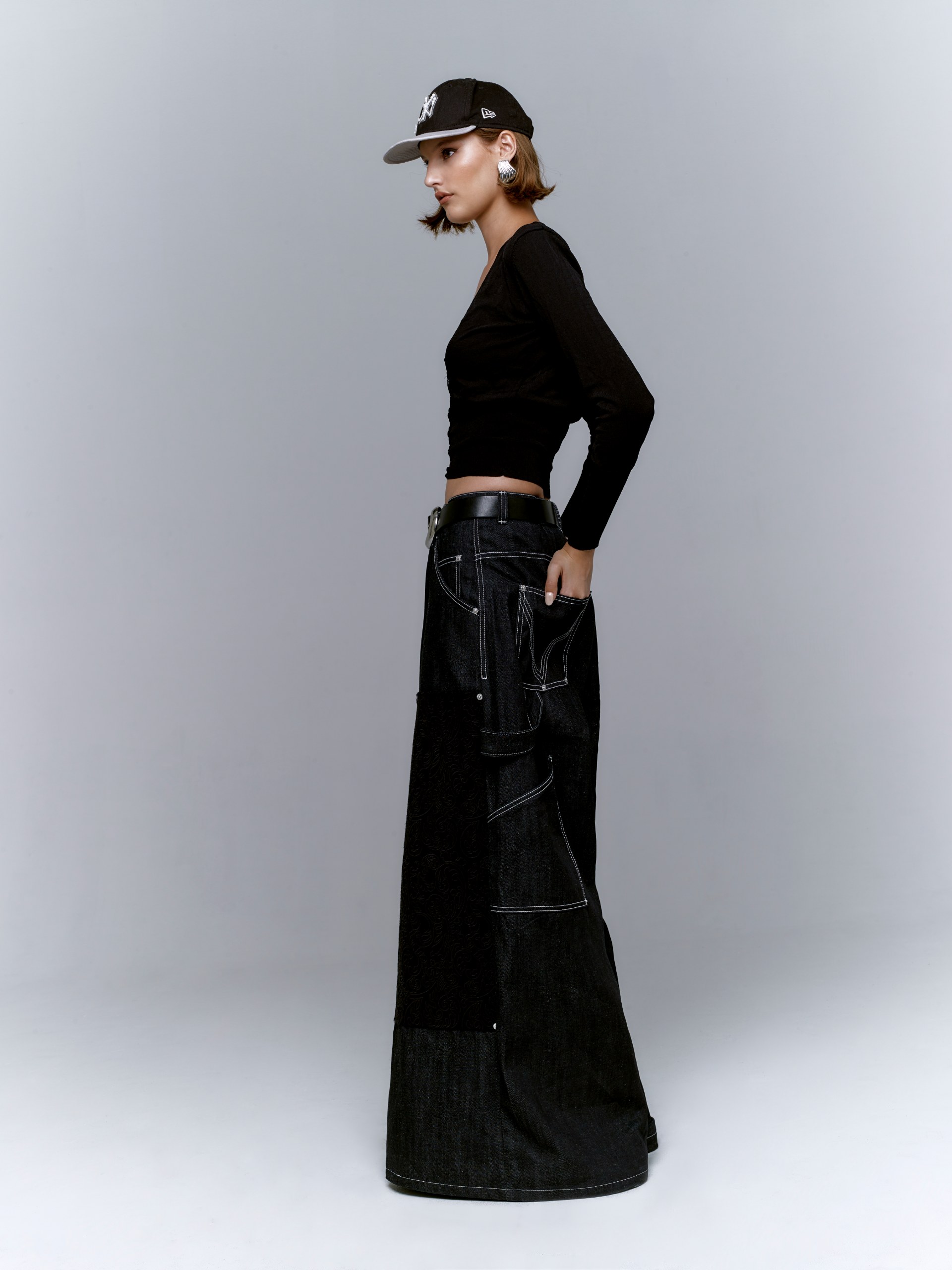 CARPENTER PANTS — The Builder. View 2