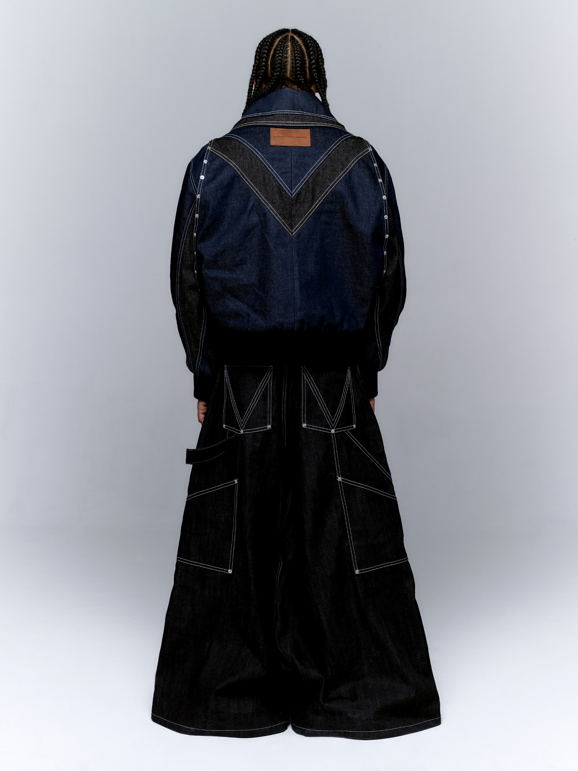 V BOMBER JACKET - The Warrior. View 3