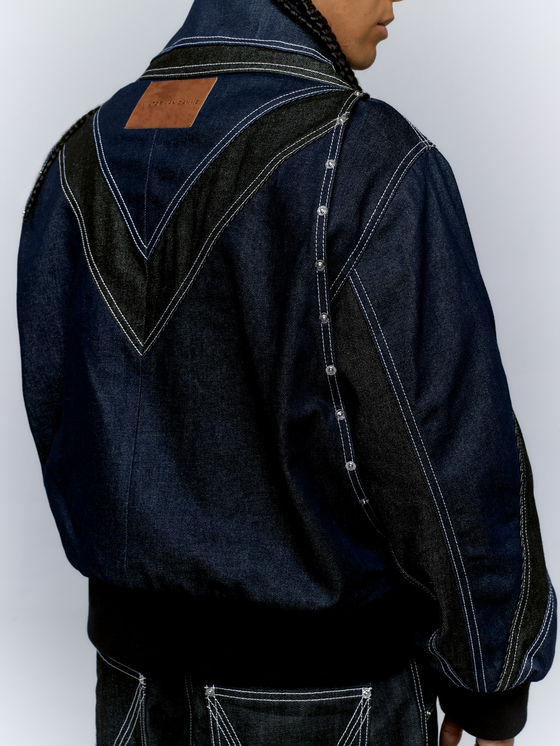 V BOMBER JACKET - The Warrior. View 5